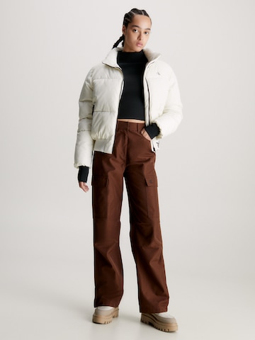 Loosefit Pantalon cargo Calvin Klein Jeans en marron