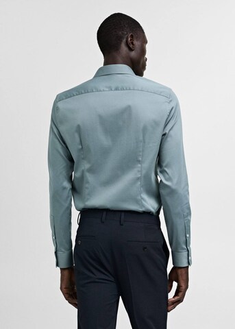 MANGO MAN Slim Fit Hemd 'Emotion' in Grün