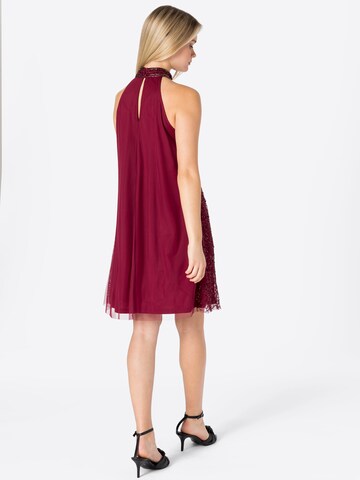 Robe de cocktail 'OXBLOOD SEQ HLT SWIN' Lipsy en rouge