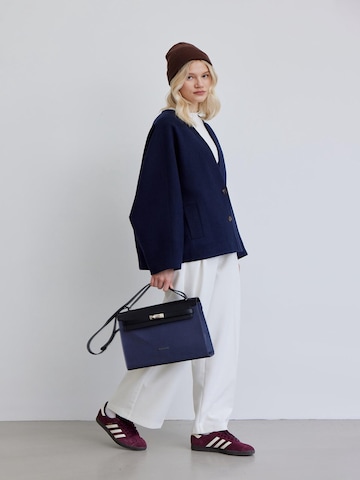 MANUKA Between-Season Jacket in Blue