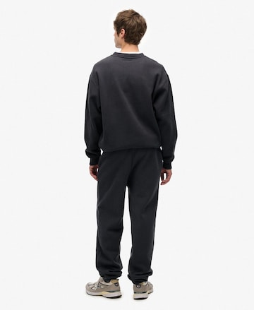Effilé Pantalon Superdry en gris