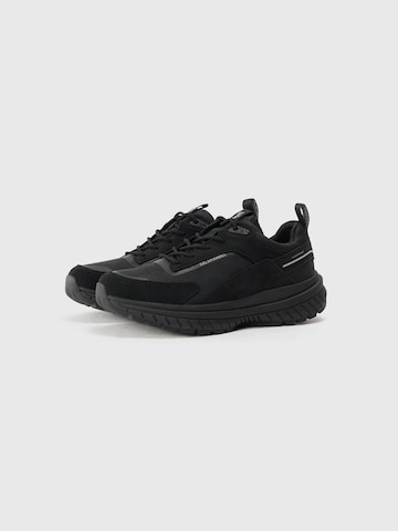 Baskets basses SALAMANDER en noir