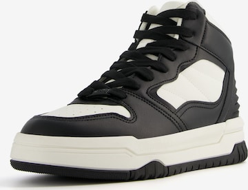 Bershka Sneakers high i svart: forside