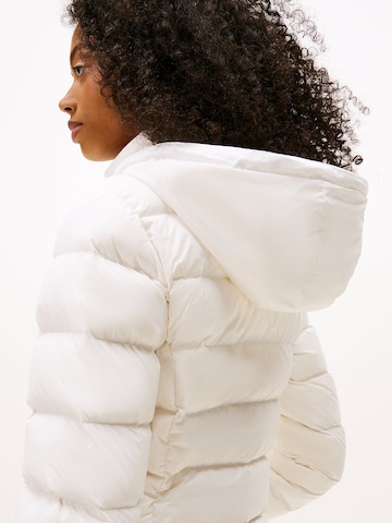 Manteau mi-saison Tommy Jeans en blanc