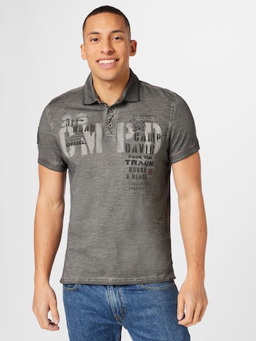 CAMP DAVID Shirt in Grey: front