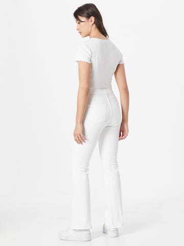 Pepe Jeans Rozkloszowany krój Jeansy 'DION' w kolorze biały