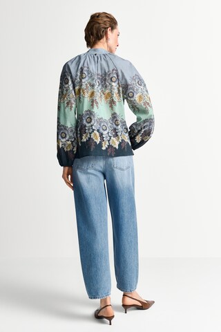 Rich & Royal Blouse in Blue
