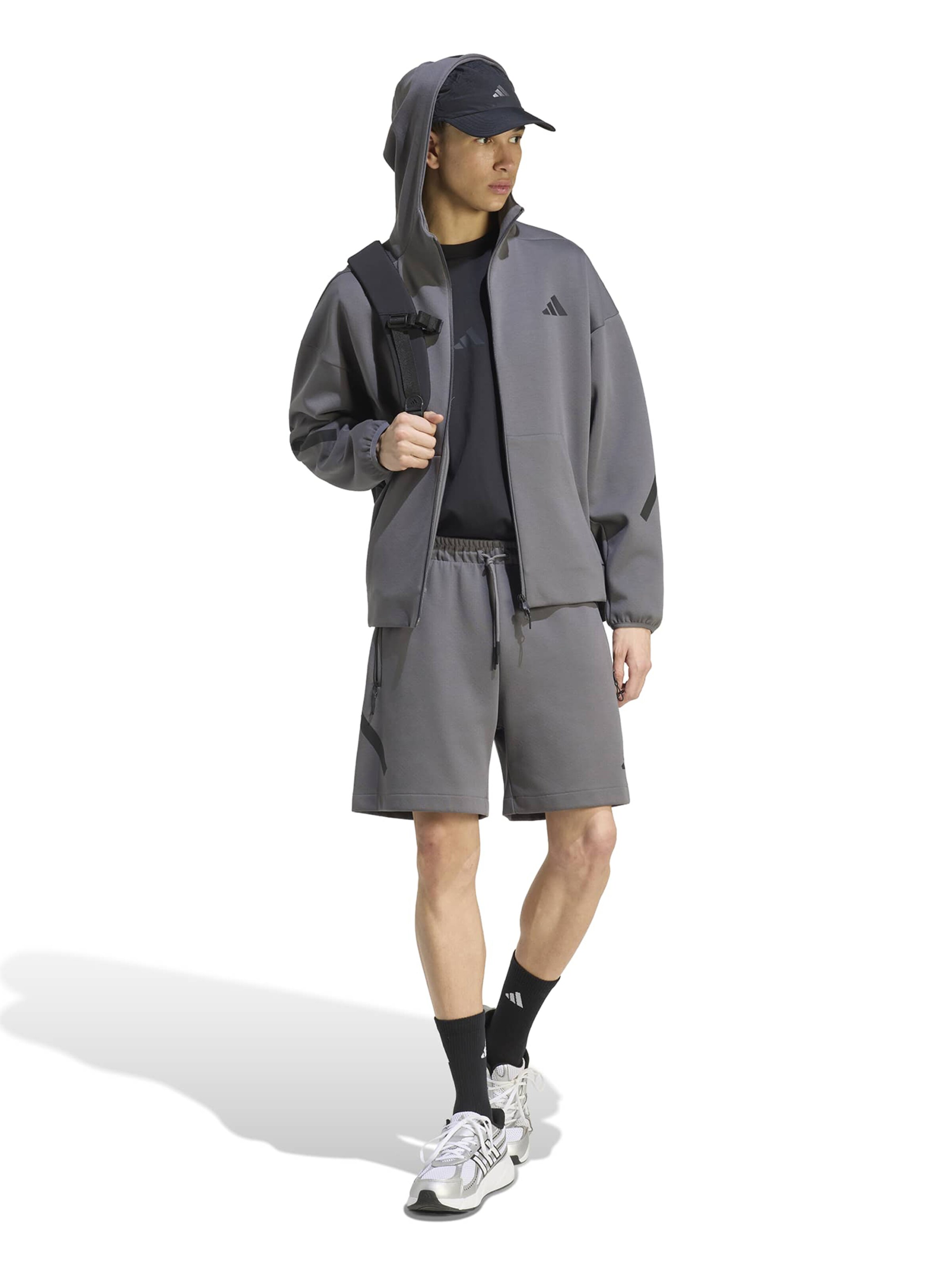 ADIDAS SPORTSWEAR - Camisa funcionais em preto