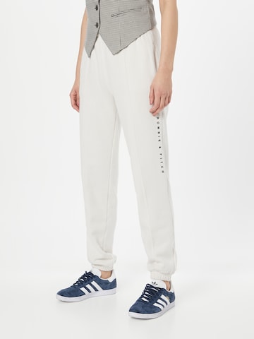 Abercrombie & Fitch Zúžený Kalhoty – bílá: přední strana
