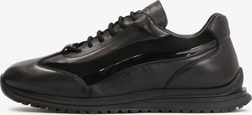 Sneaker bassa di Kazar in nero: frontale