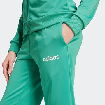 ADIDAS SPORTSWEAR Тренировочный костюм 'Essentials' в Зеленый