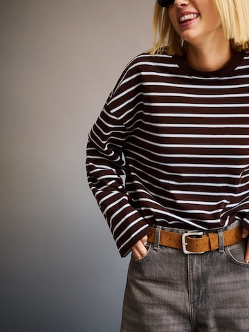 Baggy Jeans de la Bershka pe gri