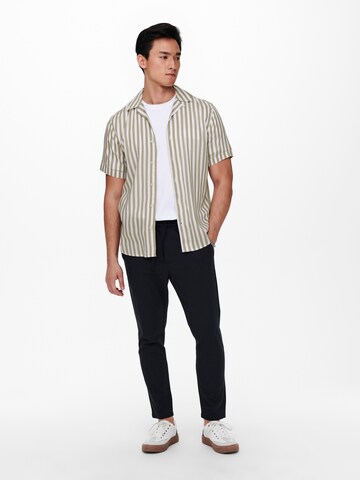 Only & Sons - Ajuste confortable Camisa 'Wayne' en gris