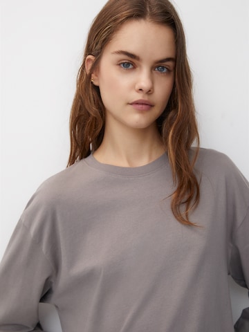 Pull&Bear Тениска в сиво