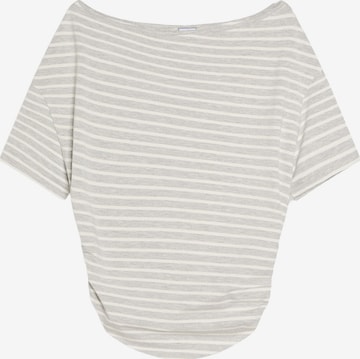 Tricou de la Bershka pe alb: față