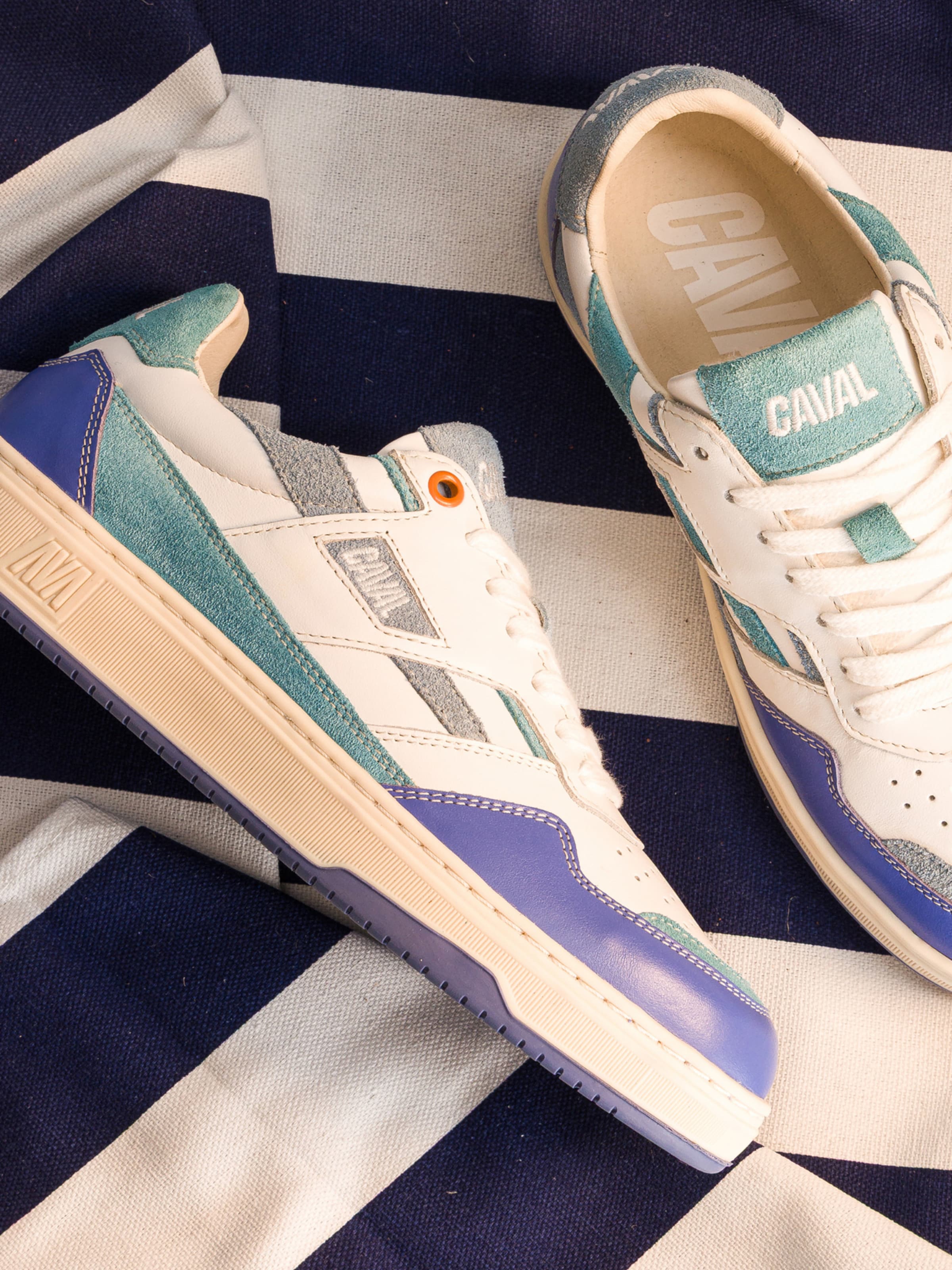 Scarpa stringata ' PLAYGROUND ' di Caval in bianco