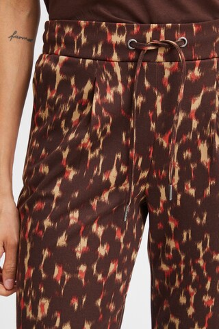 Tapered Pantaloni 'Rizetta' di b.young in marrone