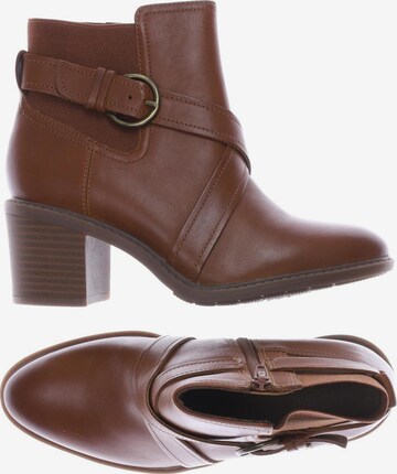 CLARKS Dress Boots in 37,5 in Brown: front
