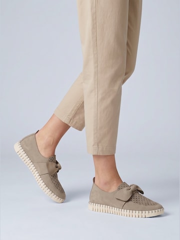 ILSE JACOBSEN Classic Flats 'Tulip' in Brown: front