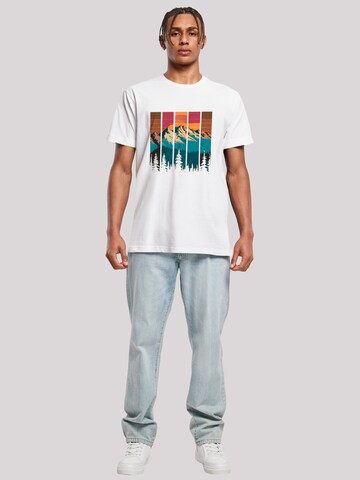 T-Shirt 'Berg Sonnenuntergang Retro' F4NT4STIC en blanc