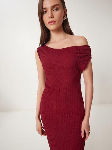 Happiness İstanbul - Vestido en rojo