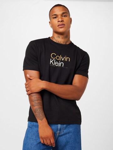 T-Shirt Calvin Klein en noir : devant