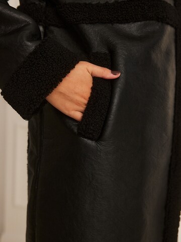 Guido Maria Kretschmer Women Between-Seasons Coat 'Admira' in Black: front