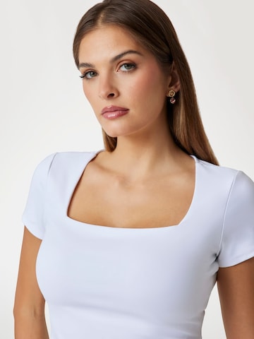 GUESS T-Shirt in Weiß