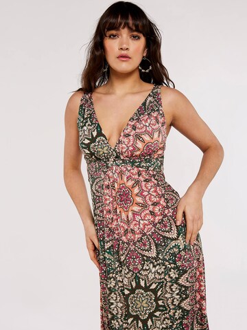 Robe Apricot en vert