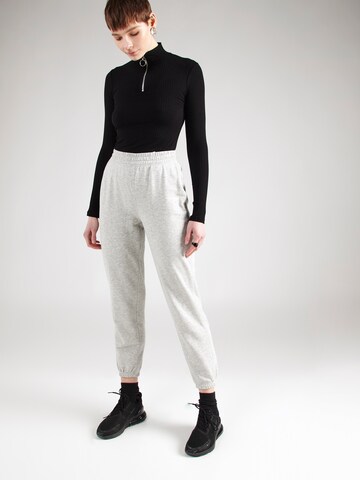 Effilé Pantalon 'BELLA' ONLY en gris