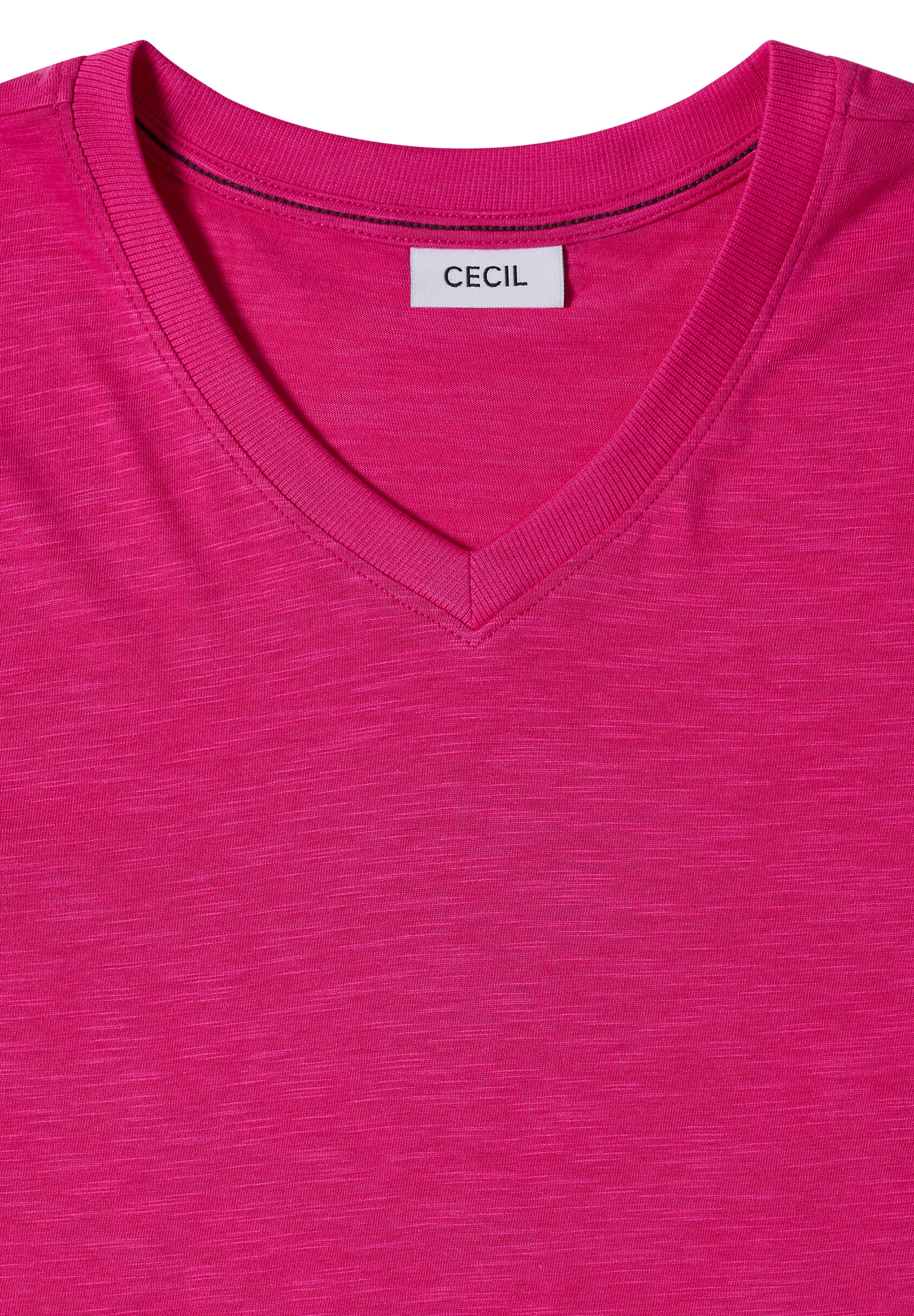 Tricou de la CECIL pe roz