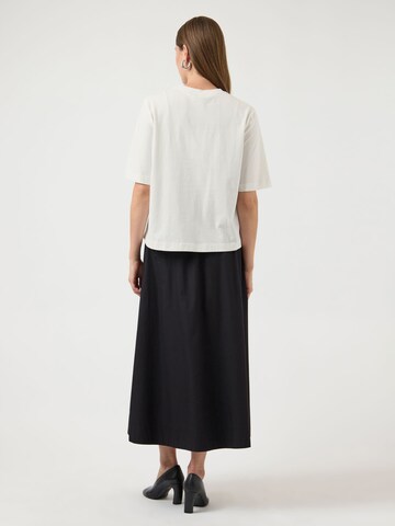 T-shirt 'YASVisely' YAS en blanc