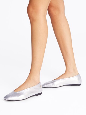 TOMMY HILFIGER Ballerina in Silver