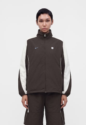 Nike Sportswear Prehodna jakna 'SHOX' | rjava barva: sprednja stran