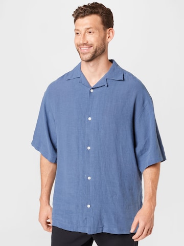 WEEKDAY Comfort fit Button Up Shirt in Blue: front