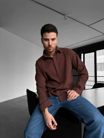 Comfort fit Camicia 'Regular' di Kleidermafia in marrone