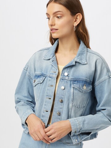 NU-IN Between-Season Jacket in Blue: front