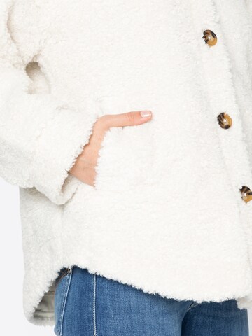 Gina Tricot Between-Season Jacket 'Celeste' in White
