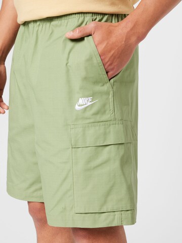 Nike Sportswear Ohlapna forma Kargo hlače | zelena barva