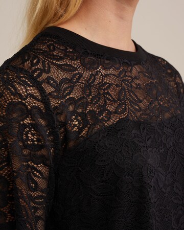 T-shirt WE Fashion en noir