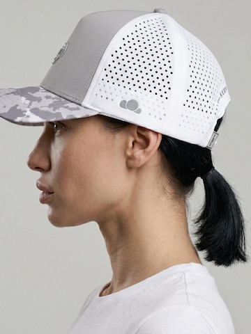 Blackskies Athletic Cap 'Pro Flow Sport Performance' in White