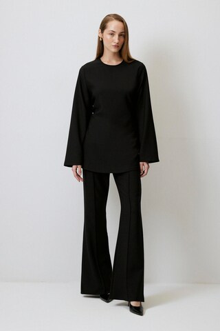 Touche Prive Blouse in Black