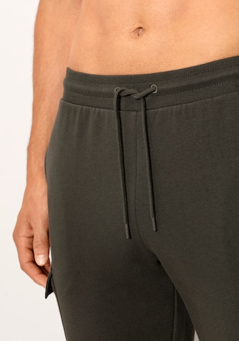 KangaROOS Tapered Hose in Grün