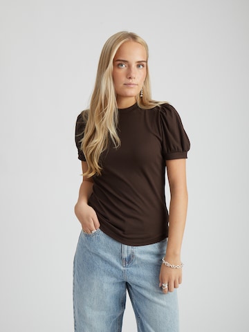 Peppercorn - Camiseta 'Johanna' en marrón: frente