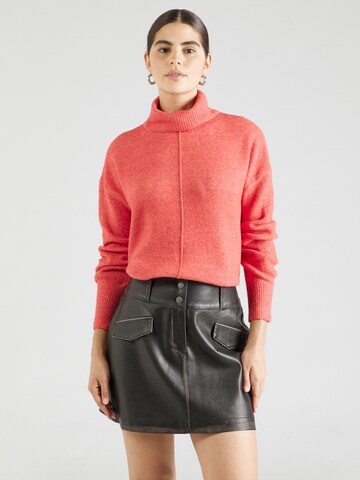 Pull-over PIECES en rouge : devant
