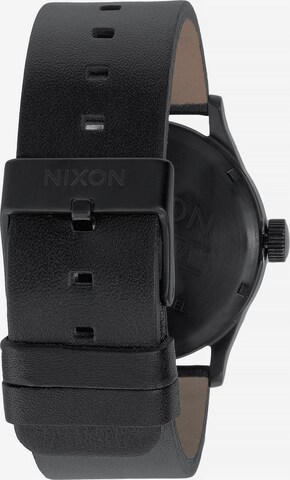 Nixon Analoguhr in Schwarz