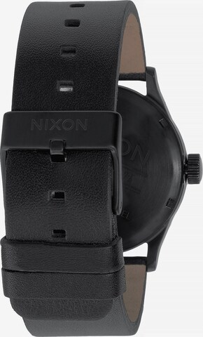 Nixon Analógové hodinky - Čierna