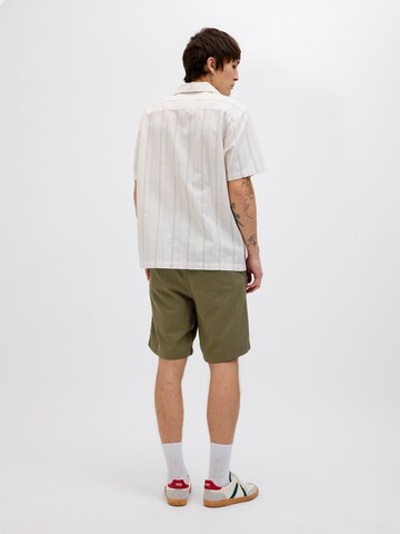JACK & JONES Loosefit Shorts in Grün