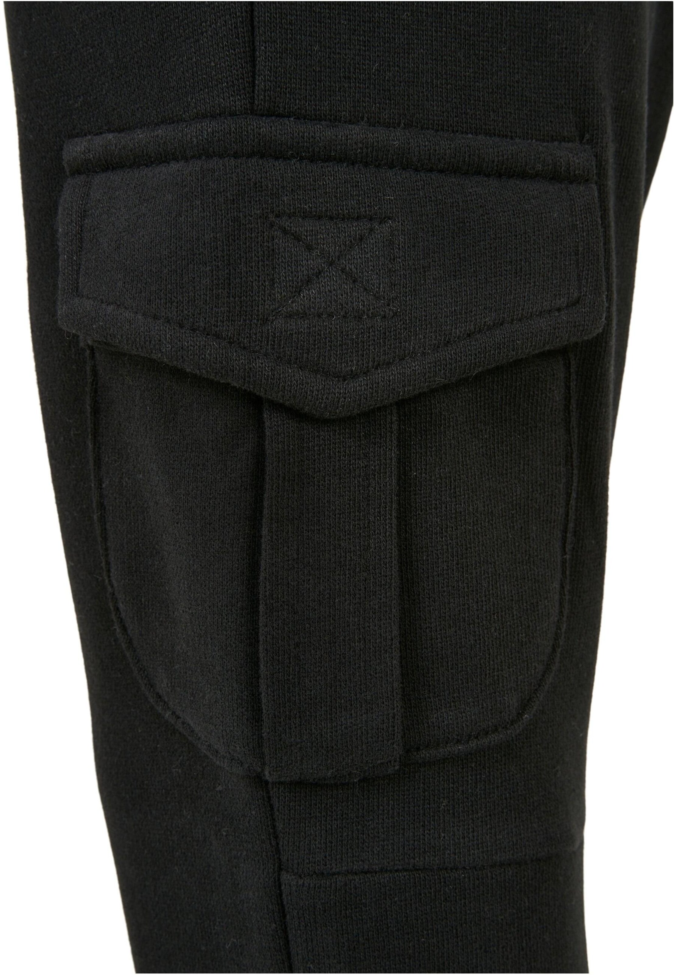 Tapered Pantaloni de la Urban Classics pe negru