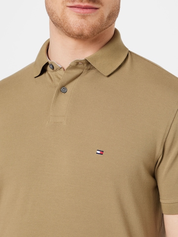 TOMMY HILFIGER Poloshirt in Beige